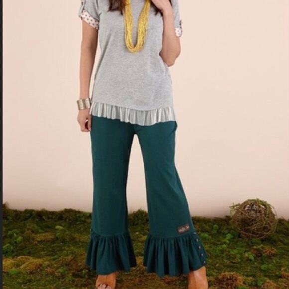 Matilda Jane Dark Green Big Ruffle Pants With Button Detail Sz.M - Picture 2 of 14